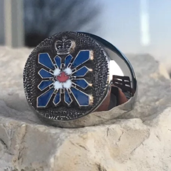 EXTREMELY RARE HIGHLY SOUGHT-AFTER COLLECTABLE RHODIUM ELECTROPLATED CSIS RING - Picture 2 of 6